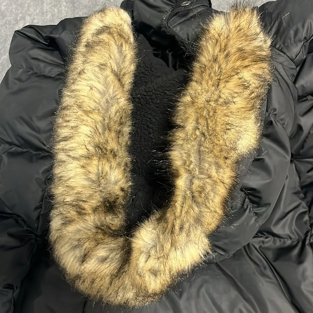 Women's Lodge Cascadian Down Parka, Size- Medium - Picture 13 of 13